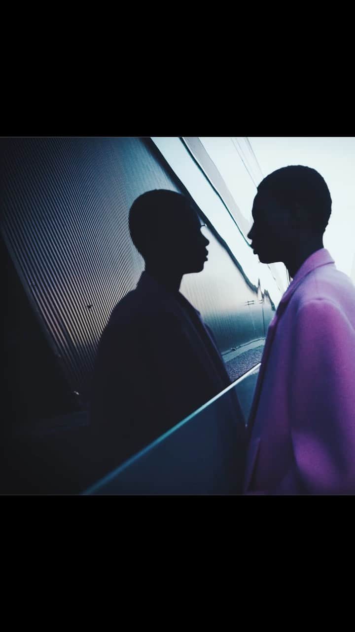 ジルサンダーのインスタグラム：「#JILSANDER Fall/Winter 2023 campaign documented by Stephen Kidd, Manchester, United Kingdom, July 2023 @stephen.kidd   Now available online and in selected stores #JilSanderbyLucieandLukeMeier」