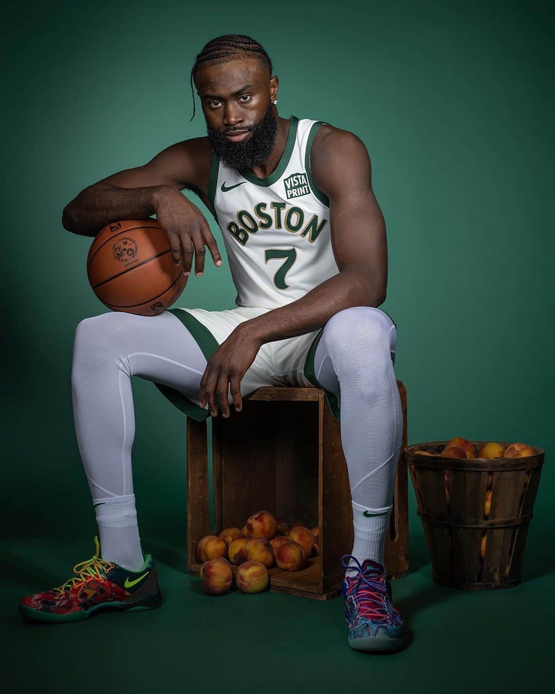ボストン・セルティックスのインスタグラム：「a nod to the origin of the game 🍑🧺」