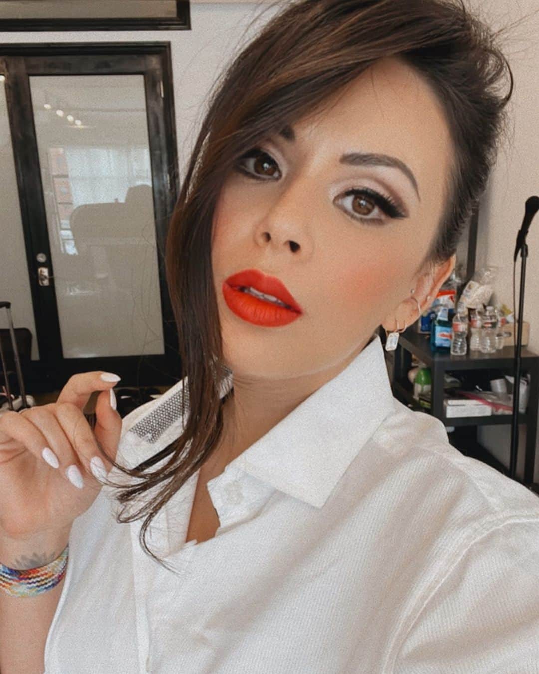 ジャネル・パリッシュのインスタグラム：「We love a @glennnutley glam 💄」