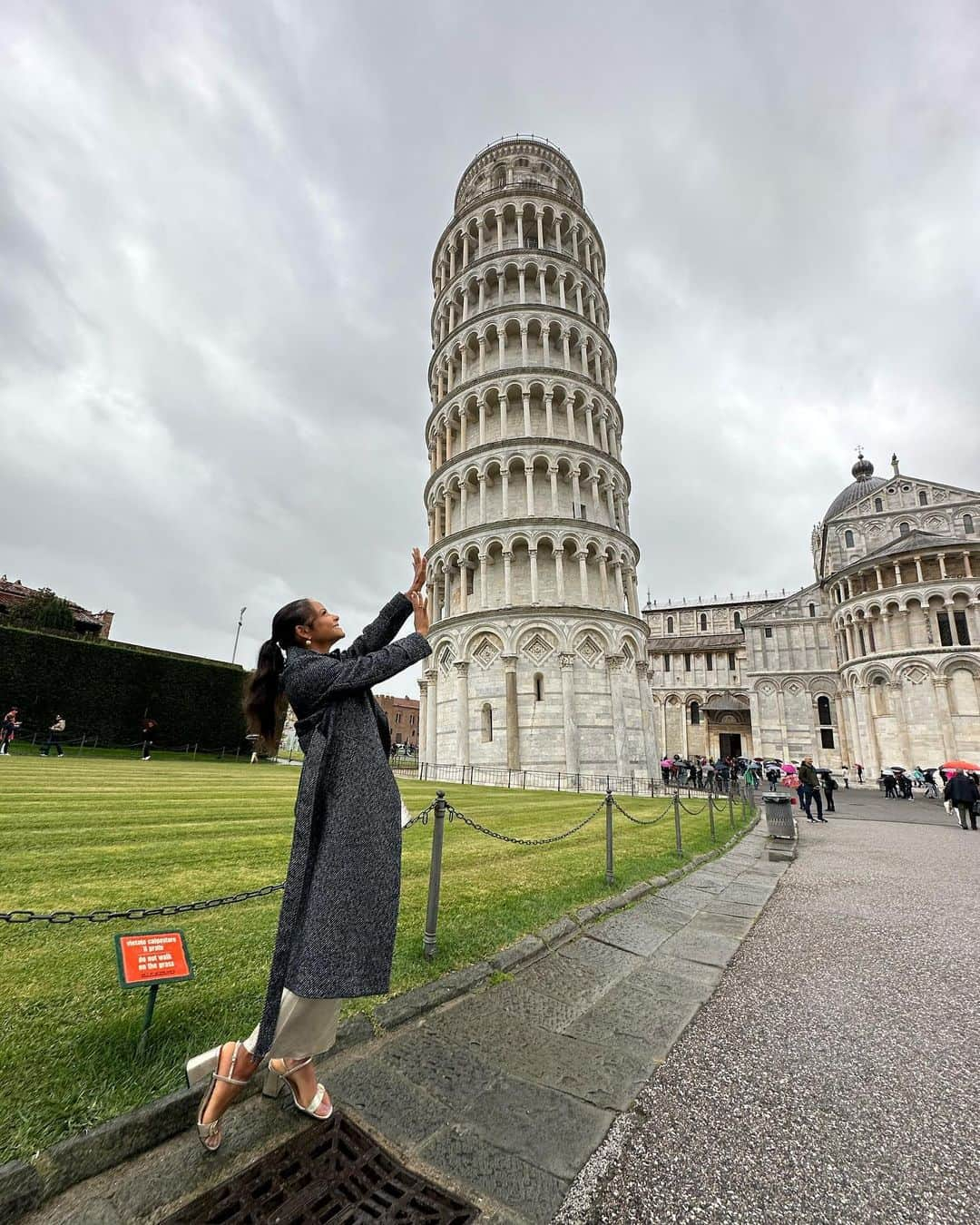 クリスティーナ・ミリアンのインスタグラム：「The Leaning Tower of Pisa in person is unreal. I immediately flashed back to elementary school and learning about this beautiful wonder. Didn’t know it was as beautiful as it is in real life. Thank you to my Bebe for an awesome & unforgettable birthday gift.  **Can’t wait to show you guys what came after THIS! 😍**」