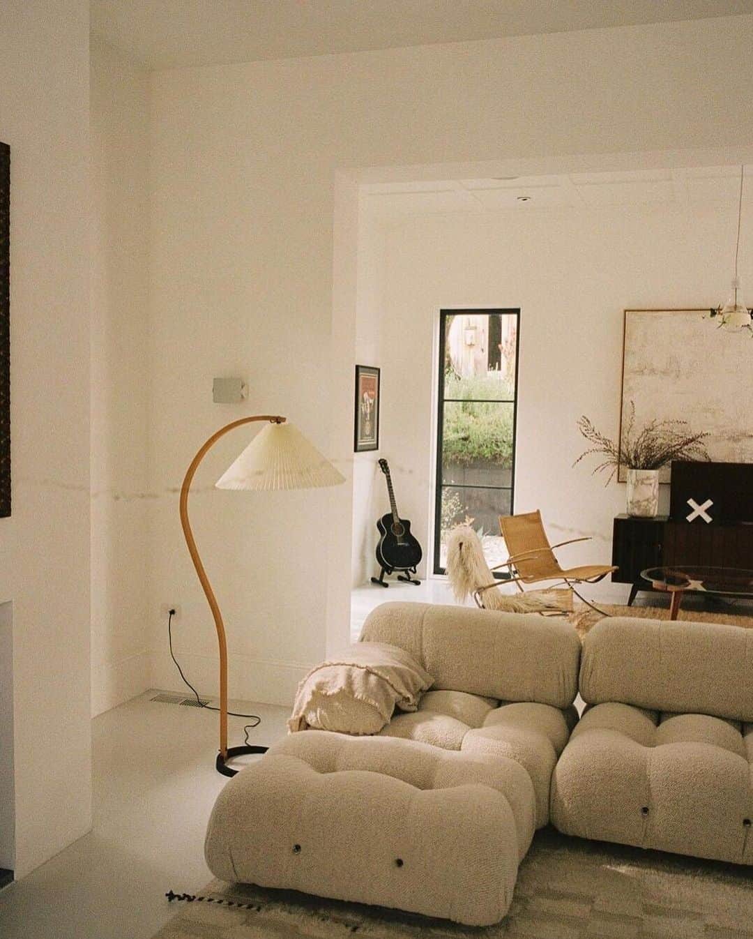アシュレイ・ティスデイルのインスタグラム：「Buying furniture can be a huge investment. That's why I like to look for pieces that I know will stand the test of time in both quality and style, and this Mario Bellini sofa is one of those pieces. It's been with me through multiple homes and works in almost every single room. Sourced from @hgallery_design.」