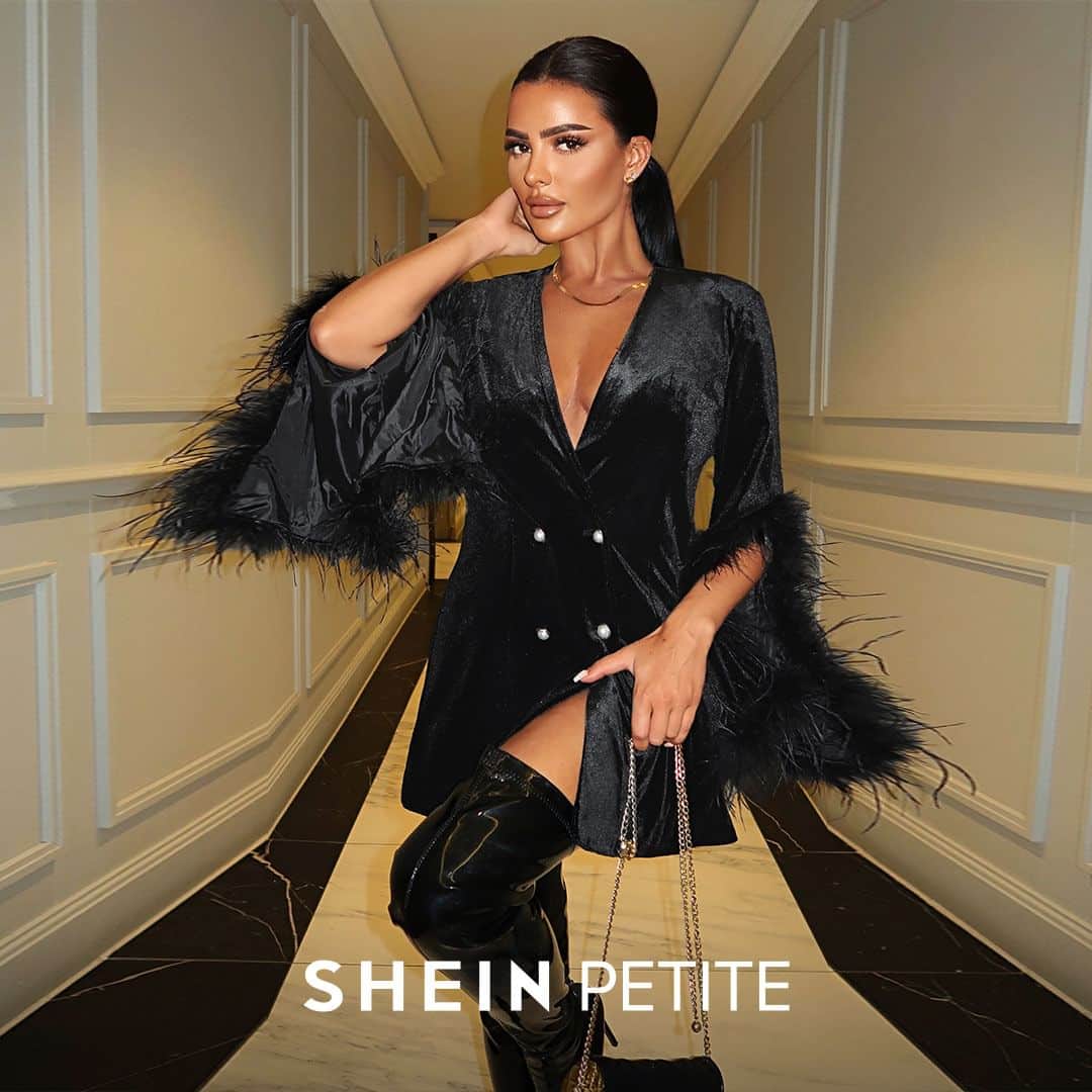 SHEINのインスタグラム：「The best gifts come in all shapes and sizes 🎁 Hint, hint: that means YOU! Shop #SHEINforAll to discover fits made #ForAllBodyTypes #SHEINCollections 👯✨」
