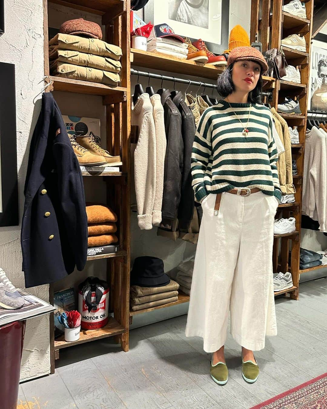 ヴィンテージ55さんのインスタグラム写真 - (ヴィンテージ55Instagram)「Do you prefer horizontal or vertical stripes? We have the solution for both, check out our latest striped boxy sweater and the corduroy pleated pant, directly from our f/w collection!  Discover also our latest claim tote bag for your stylish shopping!」11月3日 2時20分 - vintage55official