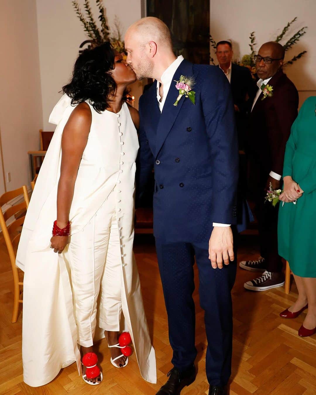 ELLE Magazineさんのインスタグラム写真 - (ELLE MagazineInstagram)「They wanted to honor their cultures, celebrate their families, listen to ABBA, and, above all, have fun.   Brooklyn couple Deidrea Miller and Jens Knudsen’s truly moving wedding, officiated by former New York City mayor Bill de Blasio, included a performance from the Abyssinian Baptist Church choir, a custom @rosie_assoulin look, some next level @loewe heels, and was full of love. See more at the link in bio. ❤️ Photos: @belathee」11月3日 2時36分 - elleusa