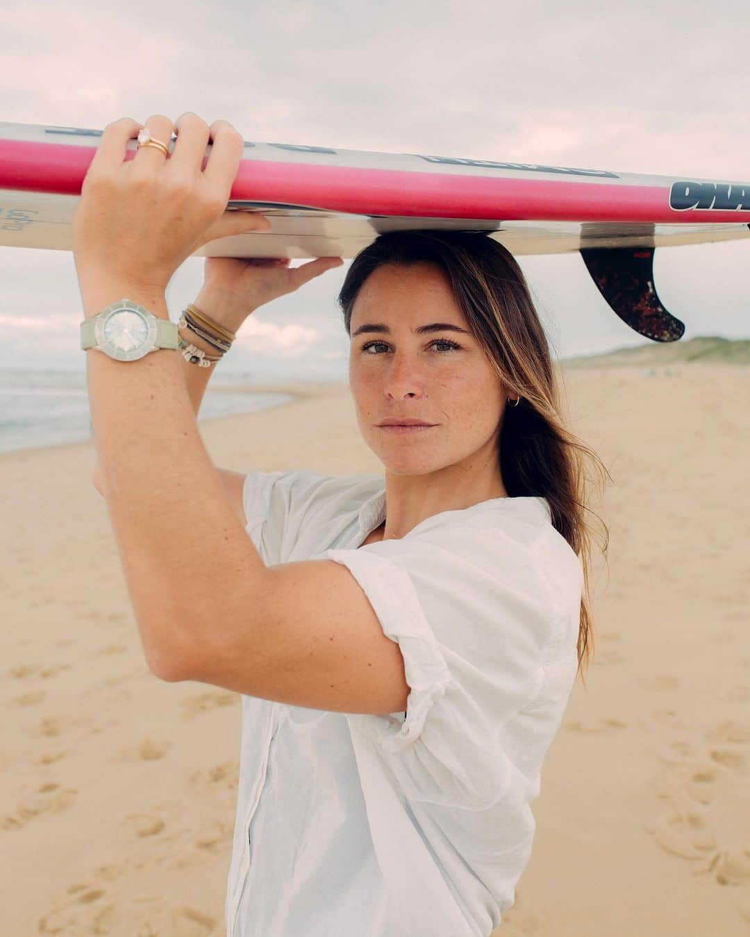 ジョアン・ディファイのインスタグラム：「Featured in @ellefr to start this series of portraits on 13 French athletes, each in pursuit of our dreams but especially our Olympic dream ✨  {Shot for @ellefr Raw as usual, feet in the sand and salty hair ☺️}  //   A l’honneur dans @ellefr pour débuter cette série de portraits sur 13 athlètes françaises, chacune à la poursuite de nos rêves mais surtout notre rêve Olympique ✨  {Prise de vue pour @ellefr Brut comme d’habitude, les pieds dans le sable et les cheveux salés ☺️}  📷 @dorianprost」