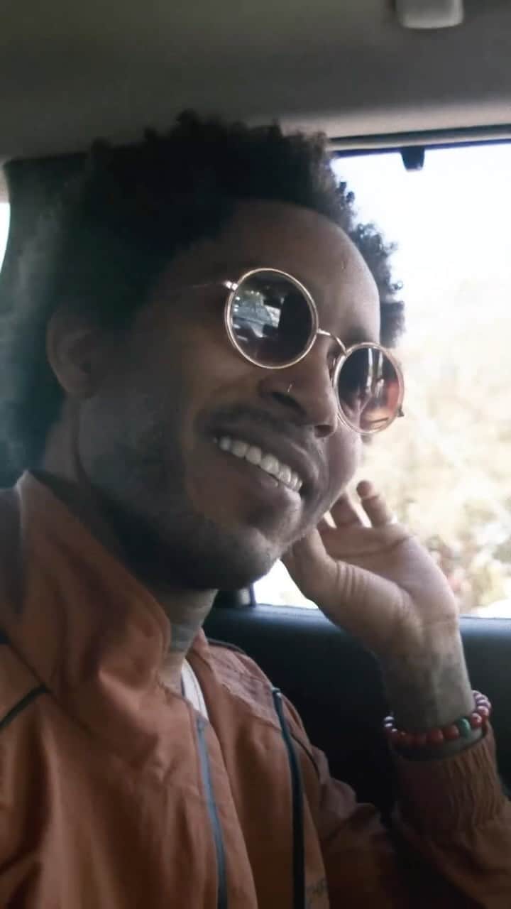 Under Armour Basketballのインスタグラム：「Bienvenue à Paris 🇫🇷 In celebration of the @gamecockwbb vs @ndwbb matchup on 11.6 we linked up with @richfresh to elevate the game on AND off the court 🧵 STAY TUNED…」