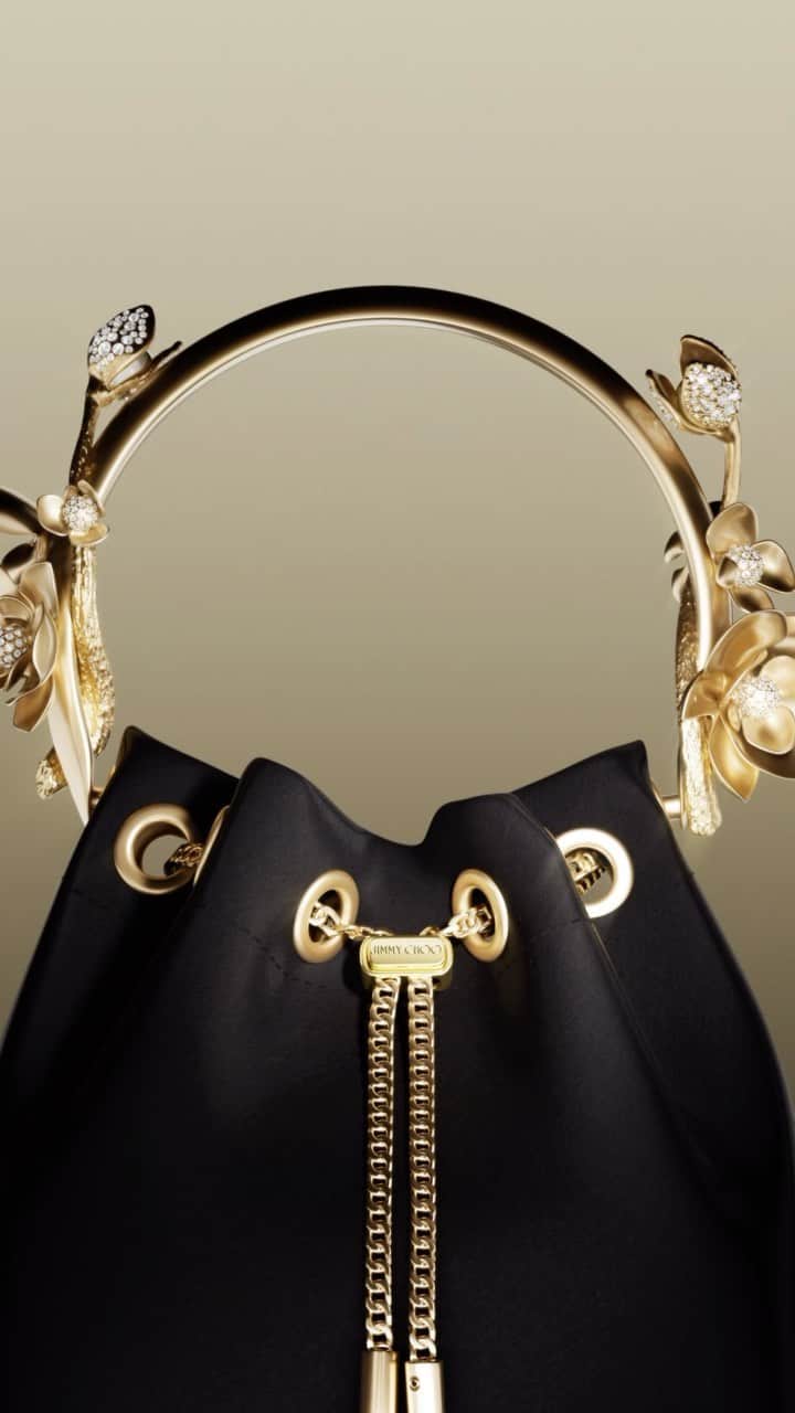 Jimmy Chooのインスタグラム：「The orchid forms the collection’s leitmotif - featured as singular blooms, or clustered together to animate surfaces. Ever transforming, floral shapes are reiterated in sculpted metal, like jewellery pieces. #JimmyChoo」