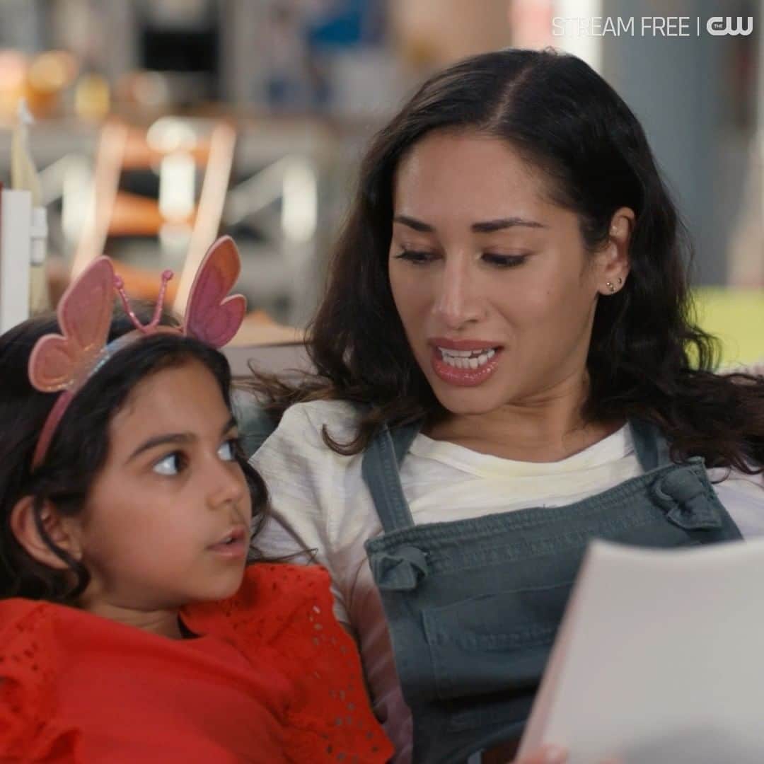 The CWのインスタグラム：「Trying to prevent your family from being cancelled ❌  A new episode of #ChildrenRuinEverything airs TONIGHT at 9/8c. Stream free tomorrow only on The CW!」