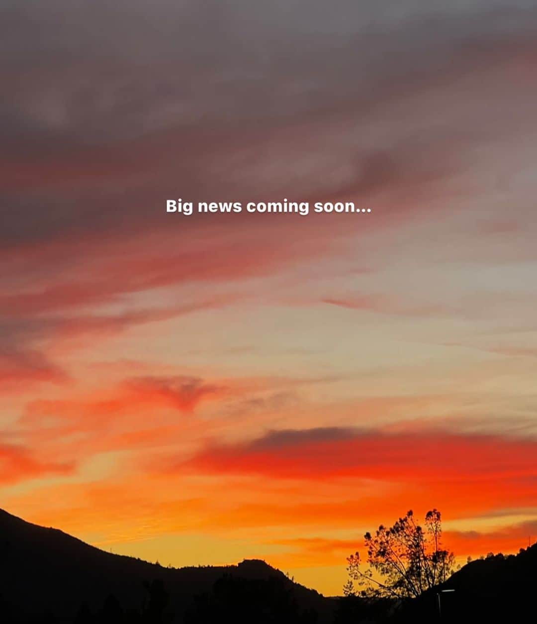 ジャレッド・レトのインスタグラム：「Big news coming #soon 🙏  Are you ready?」