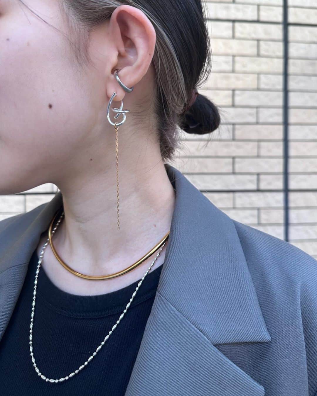 のインスタグラム：「【 STYLING 】 - グランベリーパーク店 -  Winter限定"the Ties"のピアスを主役に、 コンビカラーでまとめた一押しコーディネート◎  #Jouete #ジュエッテ #スタイリング #recommend」