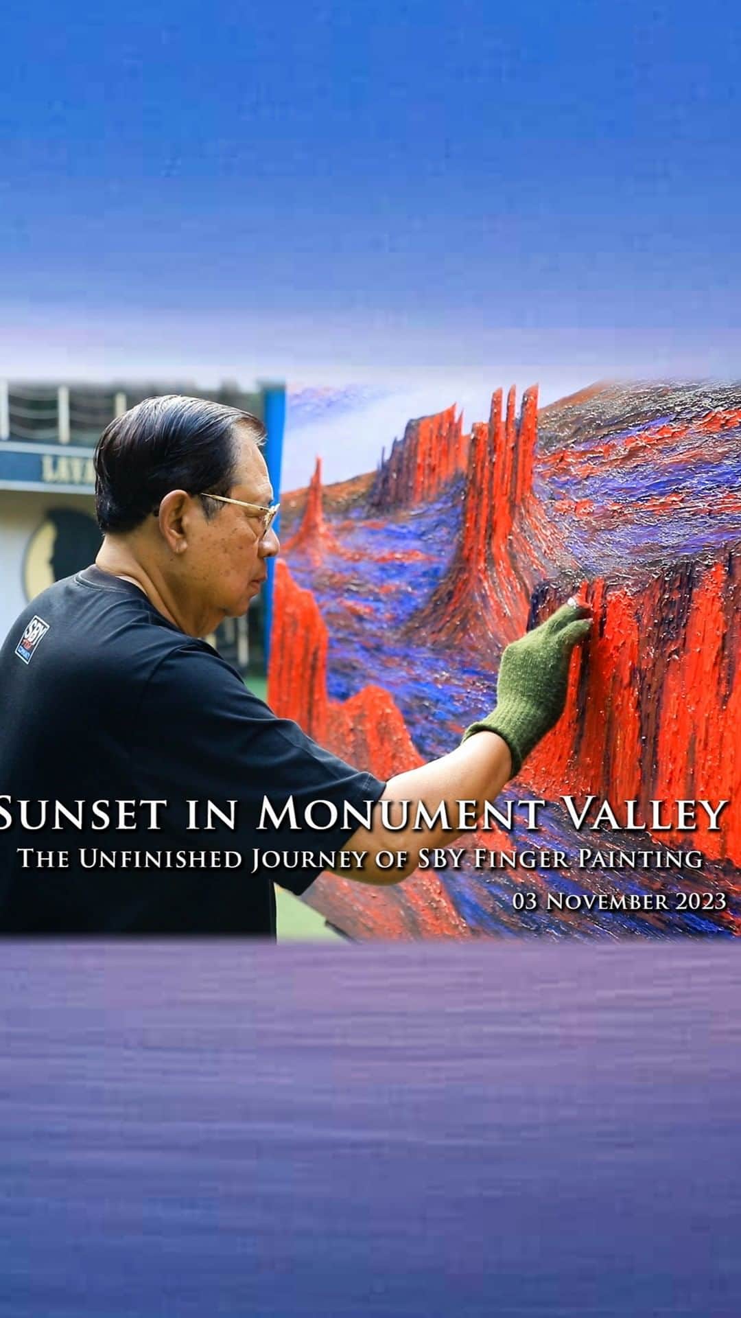アニ・ユドヨノのインスタグラム：「Sunset in Monument Valley, The Unfinished Journey of SBY Finger Painting  Cikeas, 3 November 2023」