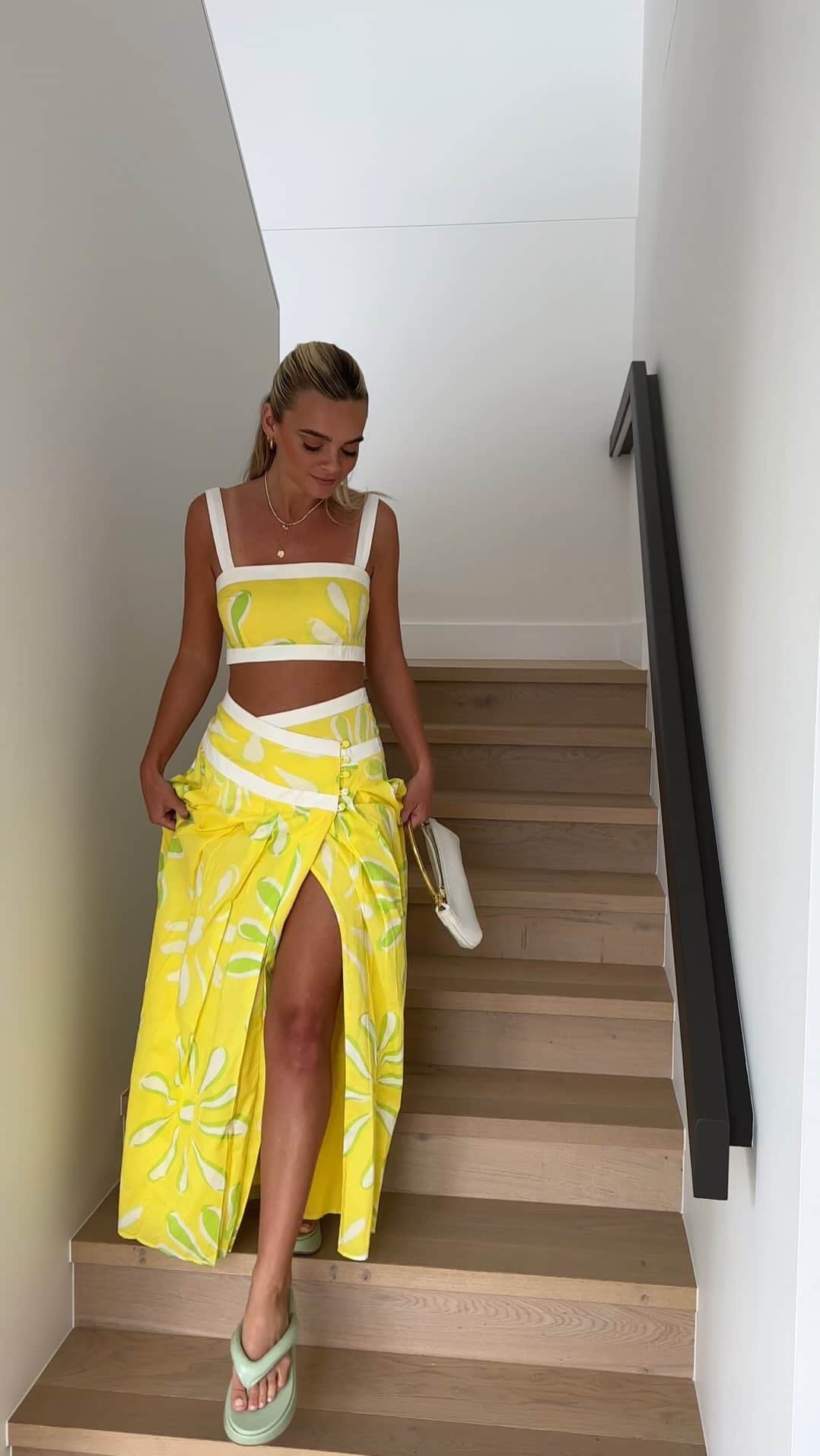 のインスタグラム：「Bold and bright Estelle Top + Midi Skirt 💛 Make an unfortagettable statement with #sabo」