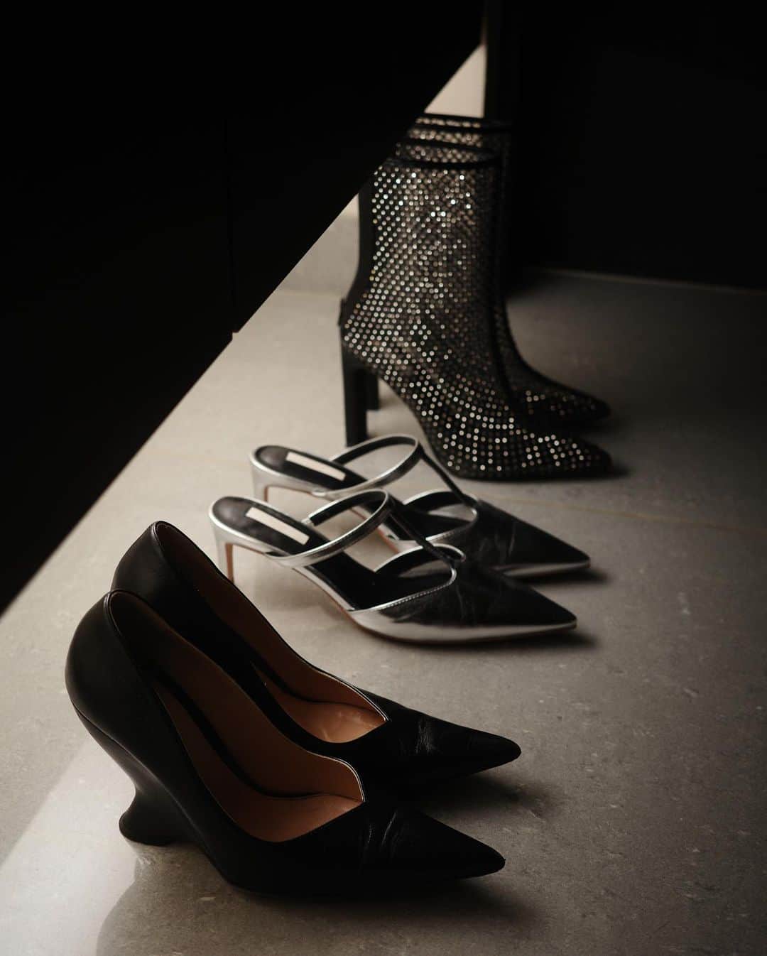 梯真奈美さんのインスタグラム写真 - (梯真奈美Instagram)「宝石みたいなときめきの靴💎」11月3日 13時52分 - official_manami