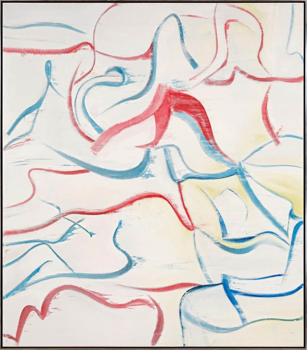 サザビーズのインスタグラム：「In 1981, Willem de Kooning began working on hauntingly poetic abstractions that consumed his practice for the remainder of his life, and nowhere is his genius as a colorist and draftsman more apparent.   ‘Untitled XV’ embodies the vibrancy  of this final decade. Here, ribbons of cerulean and cadmium red pirouette across an expanse of white, curling and unfurling across passages of yellow.  Emily Fisher Landau acquired the masterwork in 1987, only a few years after it was completed in 1983, and it has remained in her collection ever since, a rare jewel distinguished for its gem-like chromatic clarity and sumptuous quality of line.  By @elizzywebb as part of our daily series The Emily Fisher Landau Collection: Twentieth Century Art in Twenty Unforgettable Works leading up to the Evening Sale on 8 November at #SothebysNewYork. Discover more in our link in bio. #TheFisherLandauLegacy #WillemdeKooning」