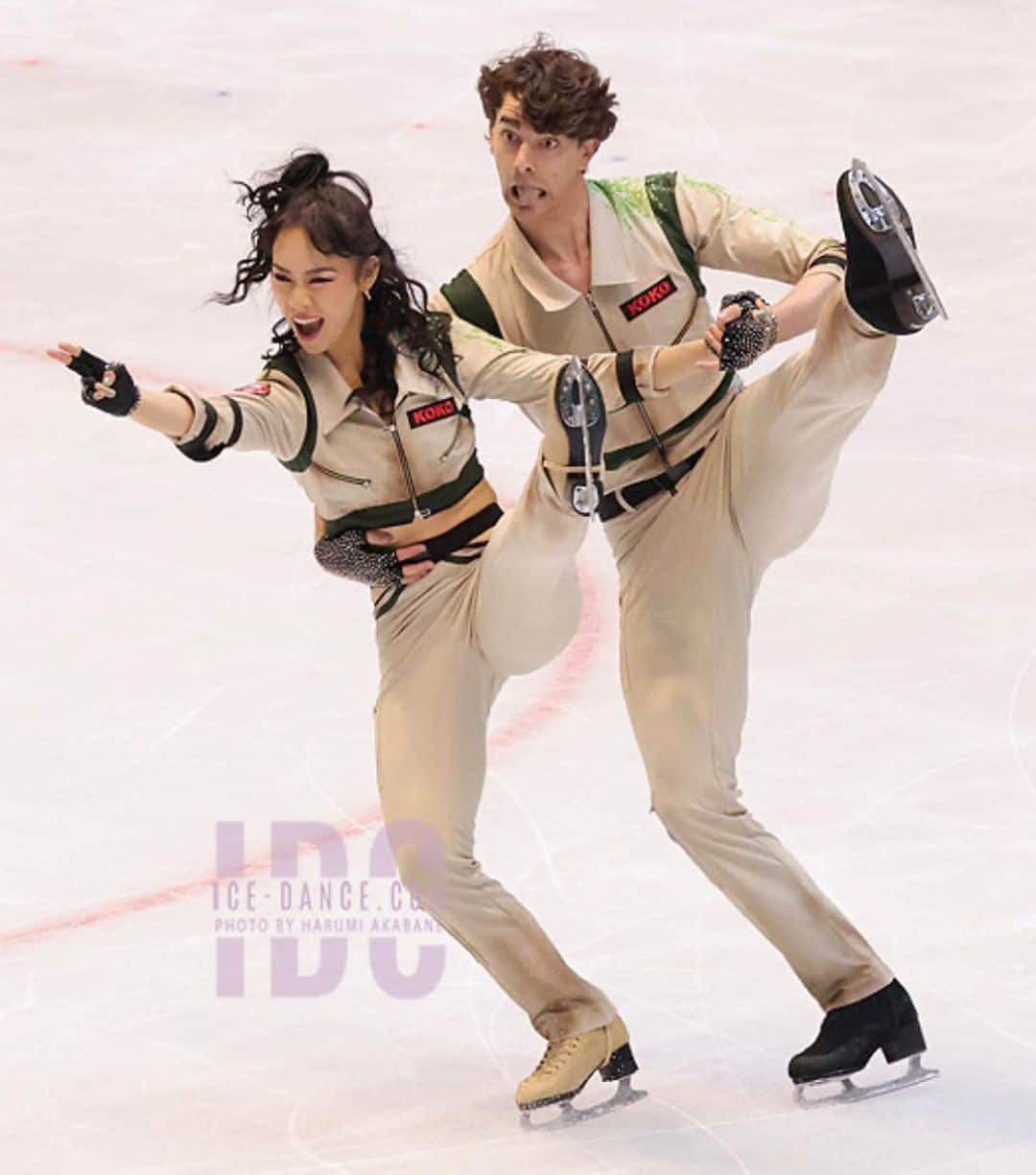 小松原美里のインスタグラム：「Bustin’ makes me feel good🚀  Higher myself Deeper core More in details  Stronger together」