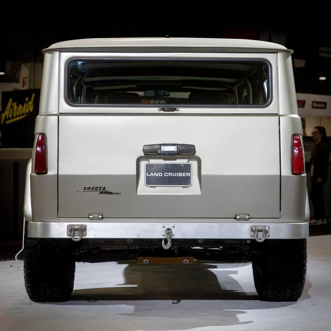 toyotausaさんのインスタグラム写真 - (toyotausaInstagram)「Unsealing the vault to bring a piece of history back to life. Meet the “Retro Cruiser” concept —showcasing the latest #LandCruiser technology while also honoring the nameplate’s rich heritage. #SEMA2023 #LetsGoPlaces」11月3日 5時38分 - toyotausa