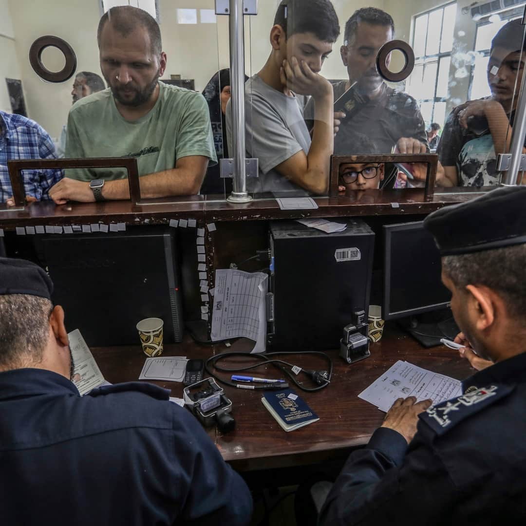 TIME Magazineのインスタグラム：「Citizens with foreign-passports have begun crossing from Gaza into Egypt at the Rafah Border Gate, the first group to do so since the war between Israel and Hamas broke out on Oct. 7.  Egypt, which has the only non-Israeli controlled crossing with Gaza, is a lifeline for crucial humanitarian aid for the territory’s 2.3 million residents. More than 8,500 Palestinians have been killed in the conflict, according to authorities in Hamas-run Gaza.  Images show Palestinian officers inspecting passports, crowds of people waiting to cross the border, and ambulances carrying injured Palestinians wounded in the Israeli bombardment of Gaza. Those wounded have been taken to nearby hospitals, while Egypt is also preparing a field hospital in the area.  Link in bio.  Photographs by Abed Rahim Khatib—picture alliance/AP; Samar Abu Elouf—The New York Times/Redux; Fatima Shbair—AP; Ahmad Hasaballah—Getty Images」