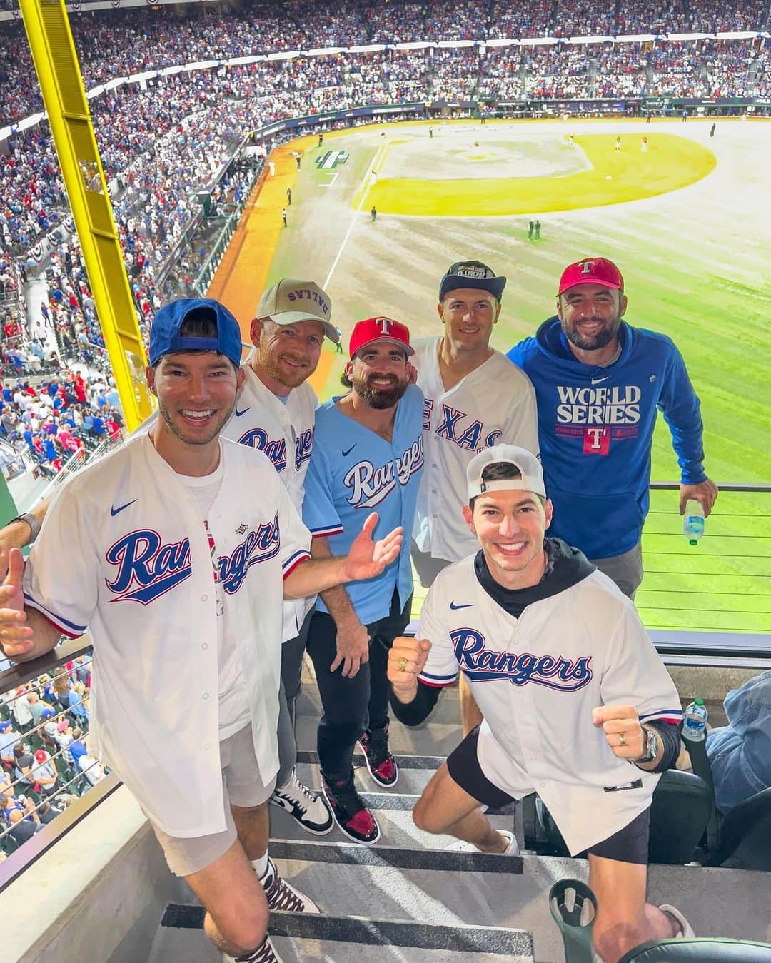 Dude Perfectさんのインスタグラム写真 - (Dude PerfectInstagram)「One Swing Can Change the World (Series)!!! 🏆 From the lowest of lows to the highest of highs - HUGE congrats to the @rangers on bringing the trophy home! 🤠 #WentAndTookIt」11月3日 6時01分 - dudeperfect