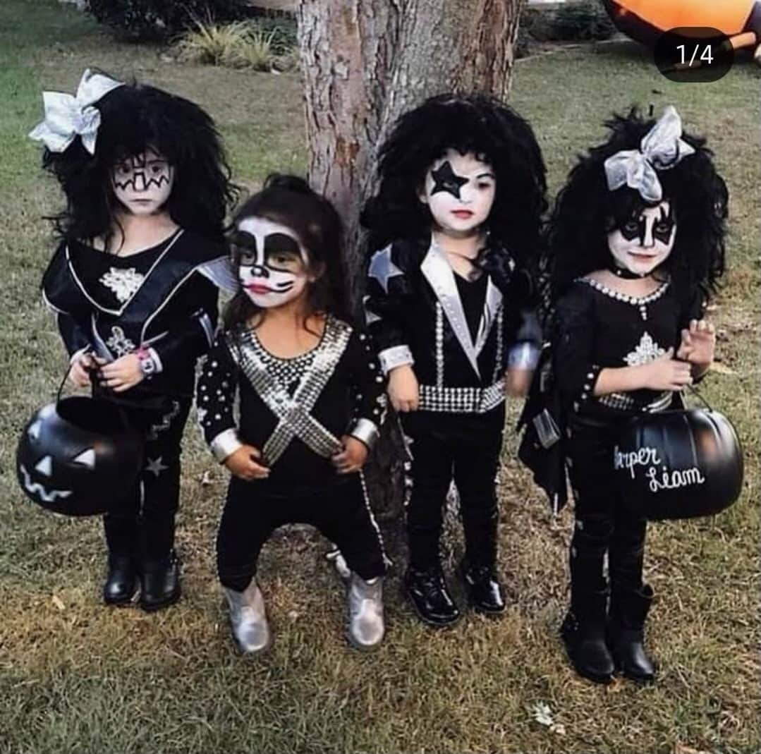 ジーン・シモンズさんのインスタグラム写真 - (ジーン・シモンズInstagram)「happy Halloween. 🎃🤘🏼」11月3日 6時01分 - genesimmons