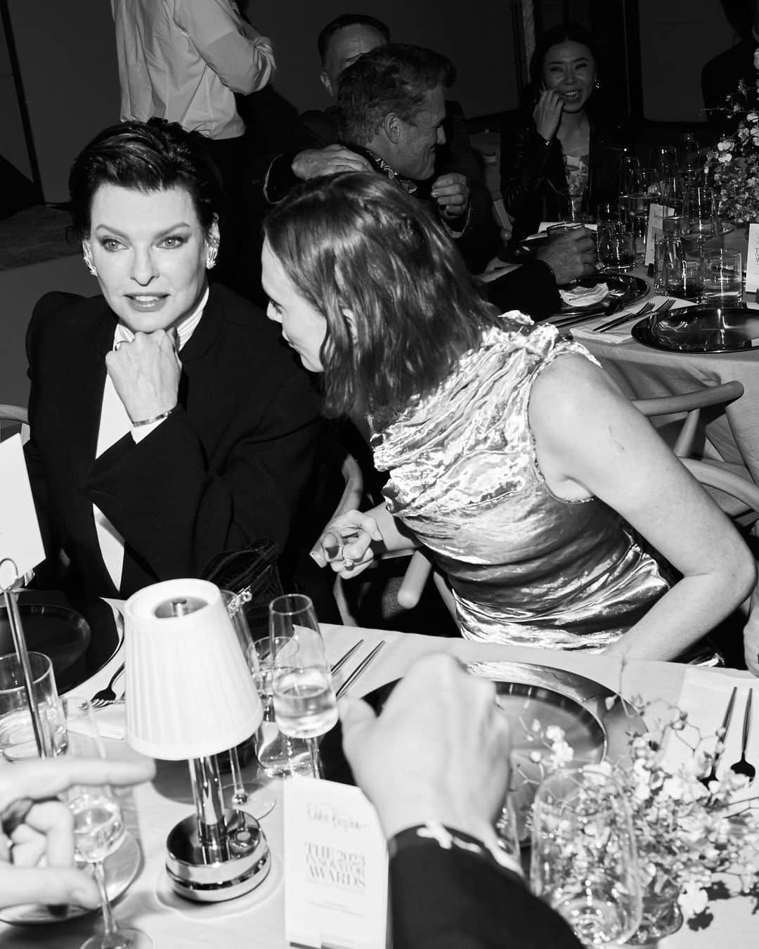 リンダ・エヴァンジェリスタさんのインスタグラム写真 - (リンダ・エヴァンジェリスタInstagram)「Great time yesterday evening at the @wsjmag Innovators of the Year Awards. #WSJInnovators #MOMA #KarlTempler」11月3日 6時02分 - lindaevangelista