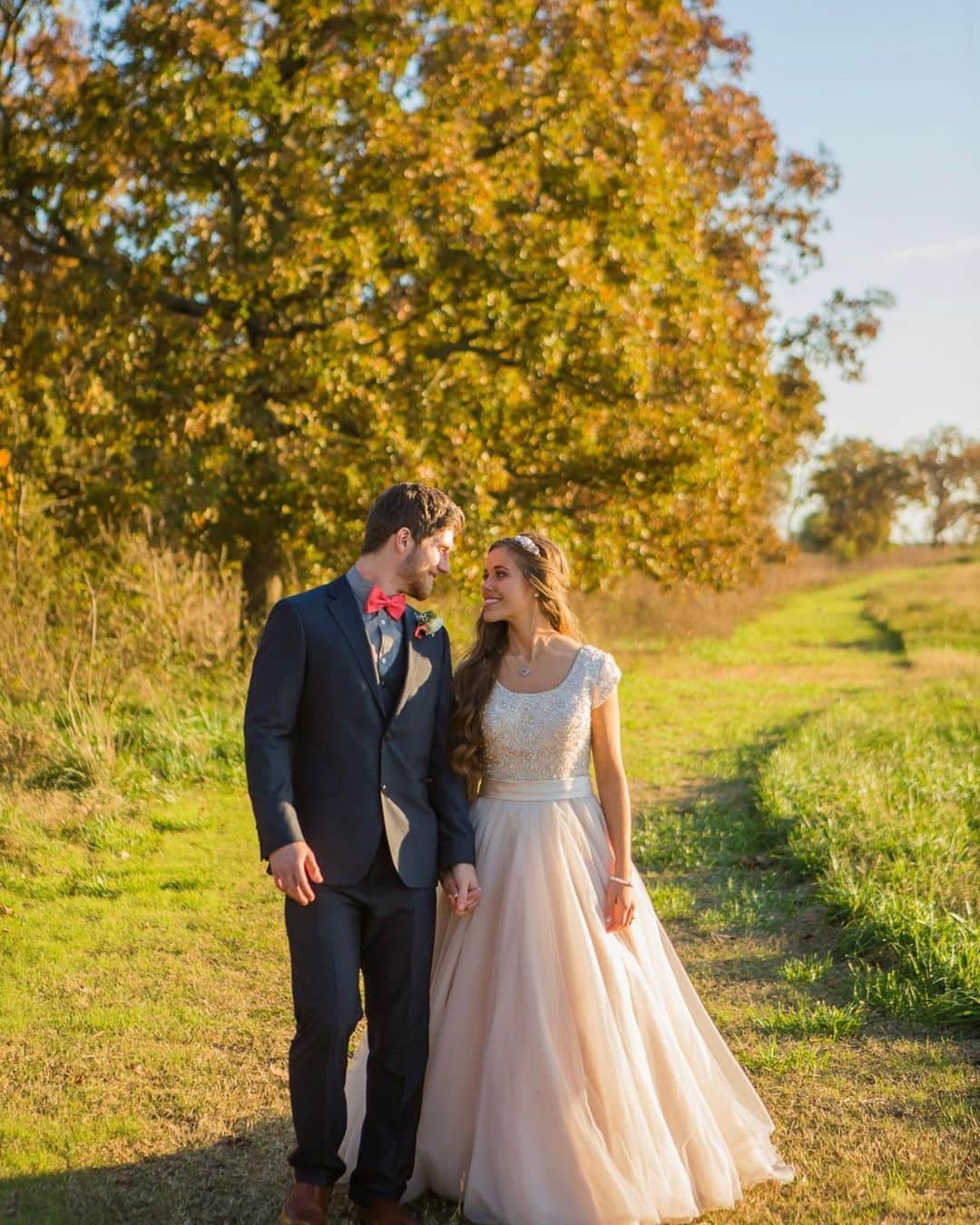 ジェッサ・ダガーのインスタグラム：「Yesterday we celebrated 9 years! @ben_seewald, you’re one of God’s greatest blessings to me, and I love you more with each passing year!」