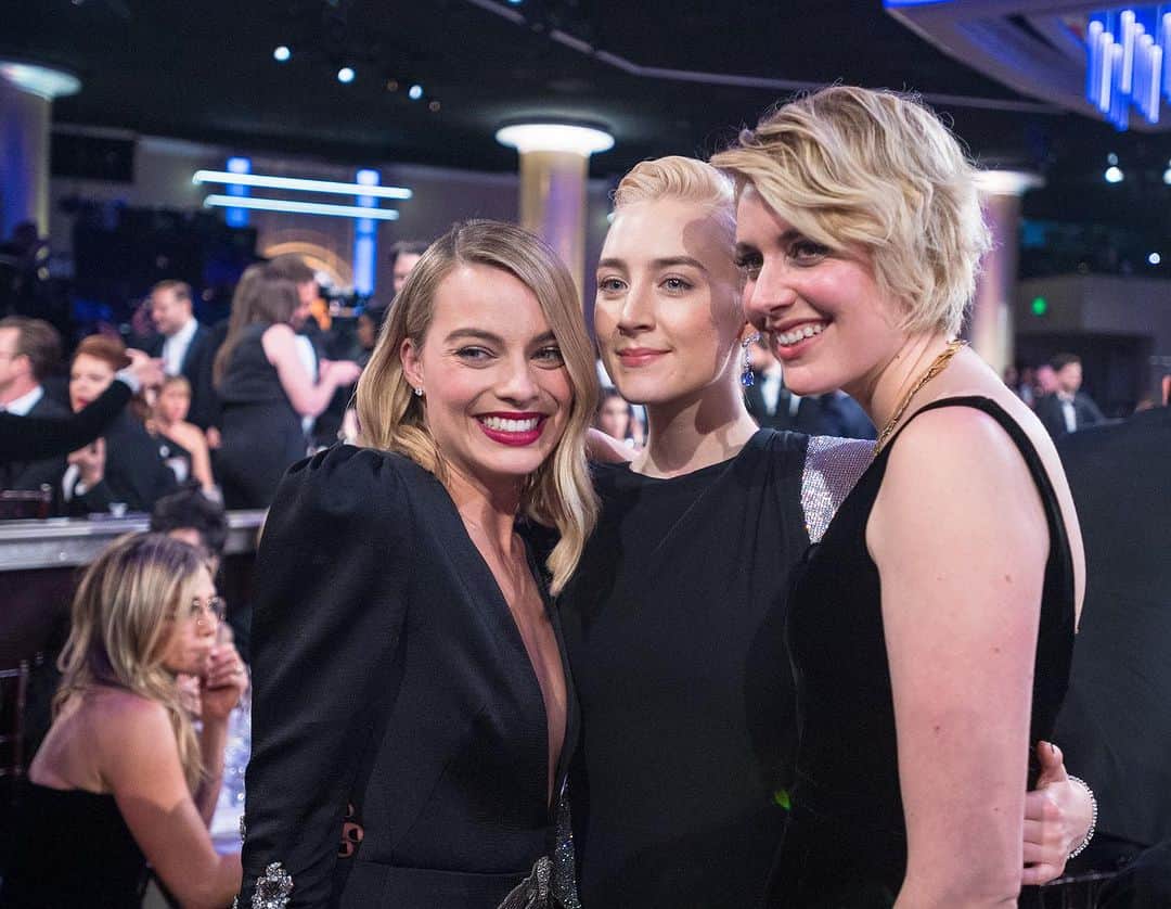 ゴールデングローブ賞さんのインスタグラム写真 - (ゴールデングローブ賞Instagram)「But first, they took a selfie 🤳   Which past #GoldenGlobes pic would you want to photobomb? 👀」11月3日 6時02分 - goldenglobes
