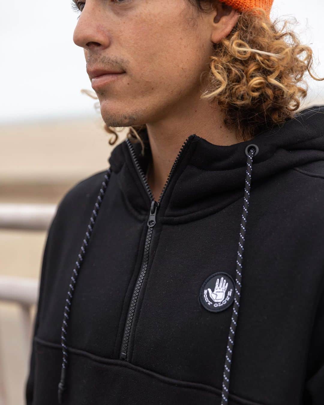 ボディーグローブのインスタグラム：「Cozy hoodies are a fall essentials 🤌」