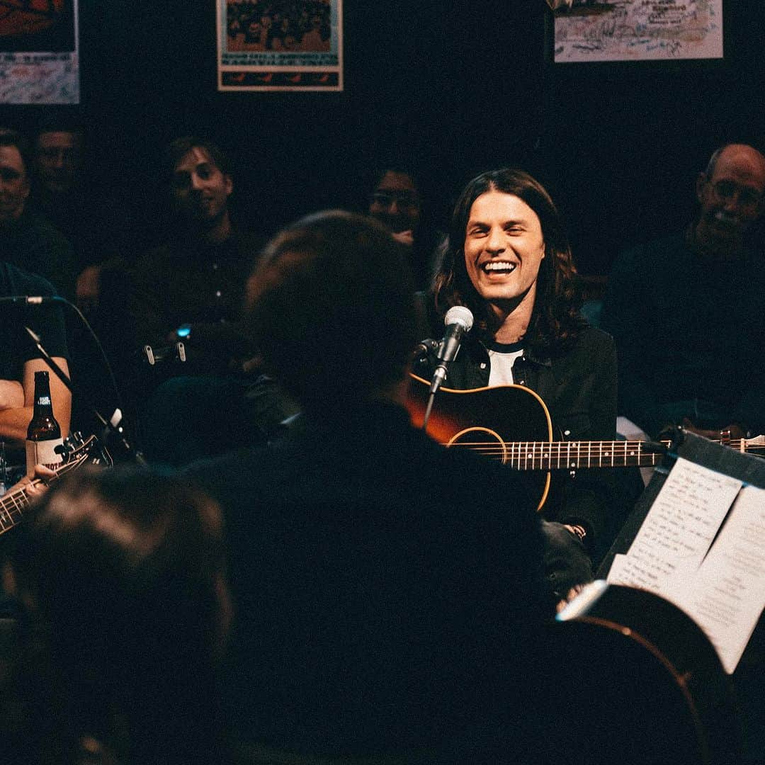 ジェームズ・ベイさんのインスタグラム写真 - (ジェームズ・ベイInstagram)「Last night I got to play the famous @bluebirdcafetn with one of my nearest and dearest @jongreen1979 my great bud @davebarnesmusic and the brilliant @jarradk_allday - It's truly a night l'Il never forget and can't wait to come back and do it again. Love you Nashville x  📸 @rcolebarnhill @pennykapa」11月3日 6時35分 - jamesbaymusic