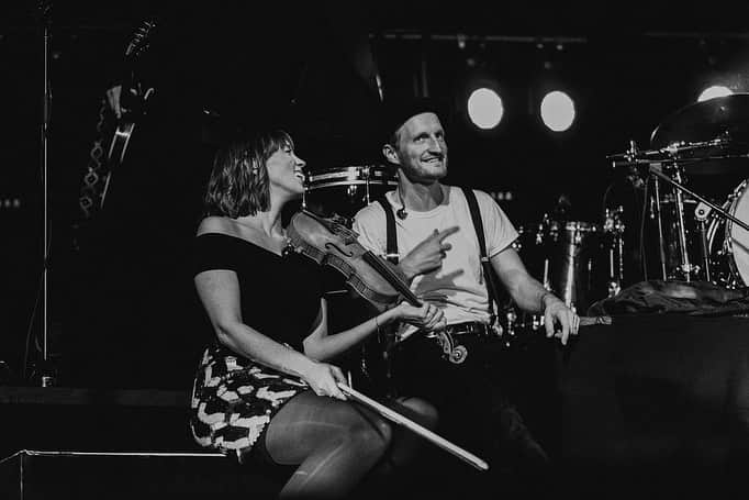 The Lumineersさんのインスタグラム写真 - (The LumineersInstagram)「Beyond stoked to be back touring South America after 9 years! Argentina y’all were incredible last night! 🇦🇷🇦🇷🇦🇷Chile tomorrow!」11月3日 6時59分 - thelumineers