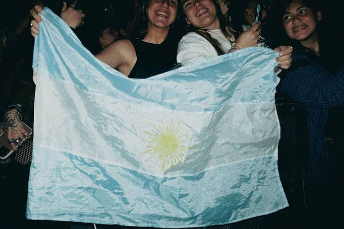 The Lumineersさんのインスタグラム写真 - (The LumineersInstagram)「Beyond stoked to be back touring South America after 9 years! Argentina y’all were incredible last night! 🇦🇷🇦🇷🇦🇷Chile tomorrow!」11月3日 6時59分 - thelumineers