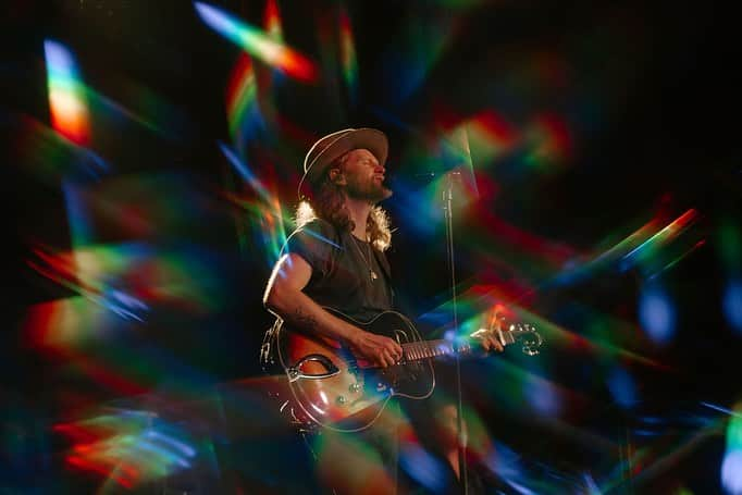 The Lumineersさんのインスタグラム写真 - (The LumineersInstagram)「Beyond stoked to be back touring South America after 9 years! Argentina y’all were incredible last night! 🇦🇷🇦🇷🇦🇷Chile tomorrow!」11月3日 6時59分 - thelumineers