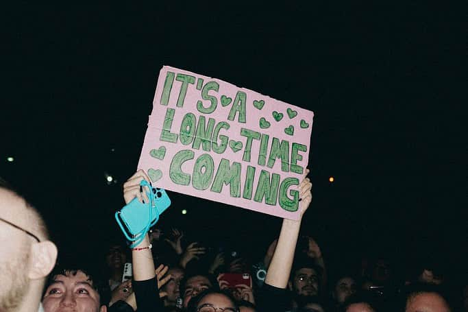 The Lumineersのインスタグラム：「Beyond stoked to be back touring South America after 9 years! Argentina y’all were incredible last night! 🇦🇷🇦🇷🇦🇷Chile tomorrow!」