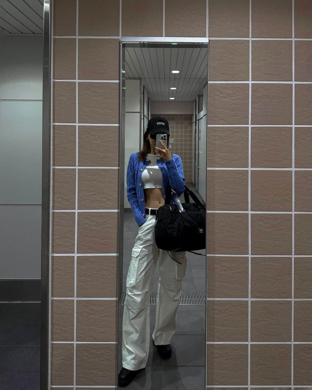 Kanna♡Ivyさんのインスタグラム写真 - (Kanna♡IvyInstagram)「食べすぎて腹筋が消えた。GM🌞」11月3日 7時11分 - kkkkkkanna