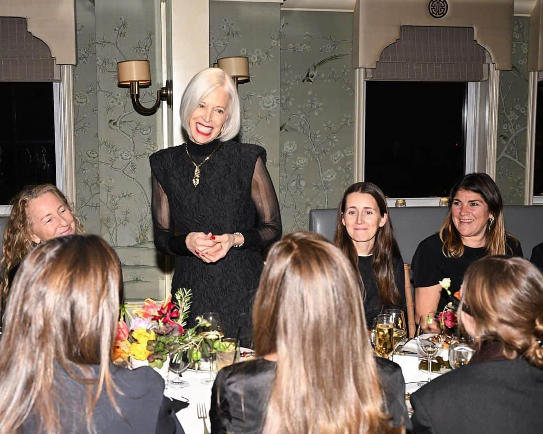 Bergdorf Goodmanさんのインスタグラム写真 - (Bergdorf GoodmanInstagram)「ABOUT LAST NIGHT 💎 On Wednesday night, Bergdorf Goodman celebrated the arrival of @ileanamakri with an intimate dinner at BG Restaurant. Guests including Linda Fargo, Ashley Olsen, Louis Eisner, Lynn Yaeger, Leandra Cohen, Zoe Cassavetes and Nicola Kotsoni enjoyed a family-style menu inspired by Makri’s Greek heritage. Discover Ileana Makri’s vibrant and timeless jewelry now in store.」11月3日 7時27分 - bergdorfs