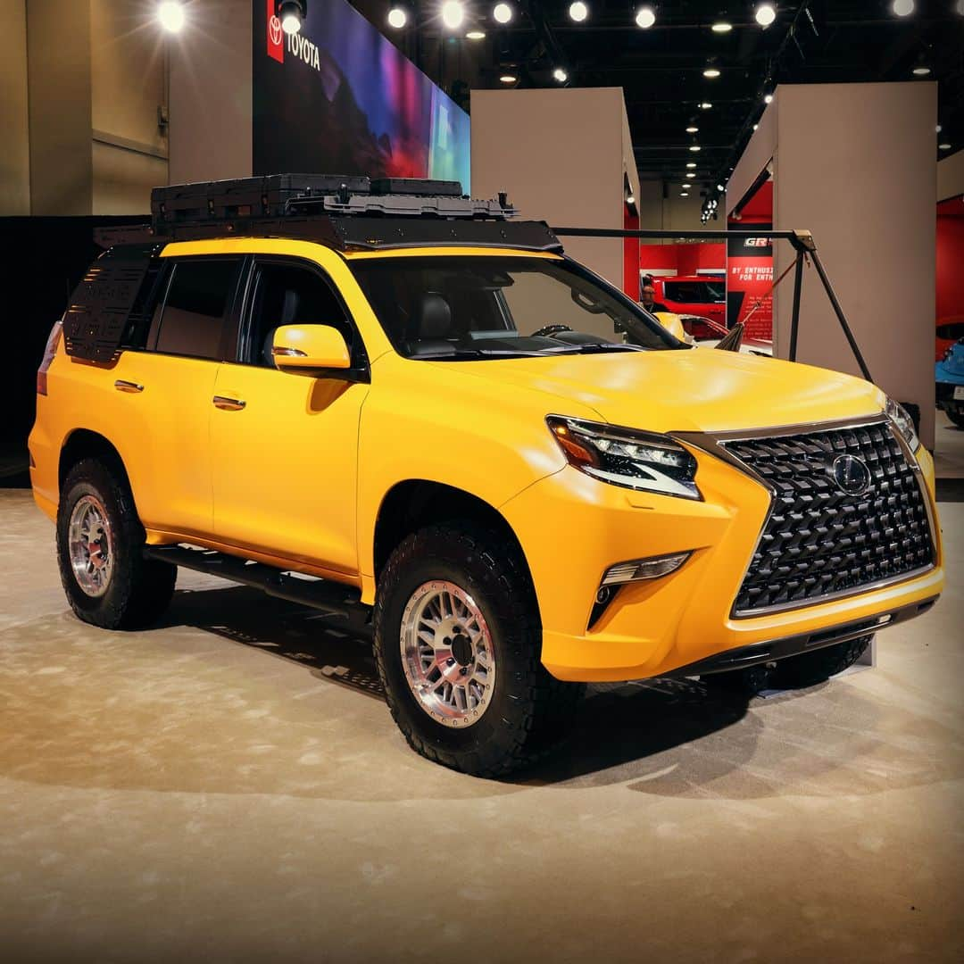 Lexus USAさんのインスタグラム写真 - (Lexus USAInstagram)「Rooted in uncharted luxury, #Lexus shows out at #SEMA2023 with all-new 2024 #LexusGX 550 Overtrail+, 2022 #LexusLX 600 Premium and 2022 #GX 460 Premium. Which of these three overlanding icons are you taking on your next adventure? #LexusSEMA」11月3日 7時39分 - lexususa