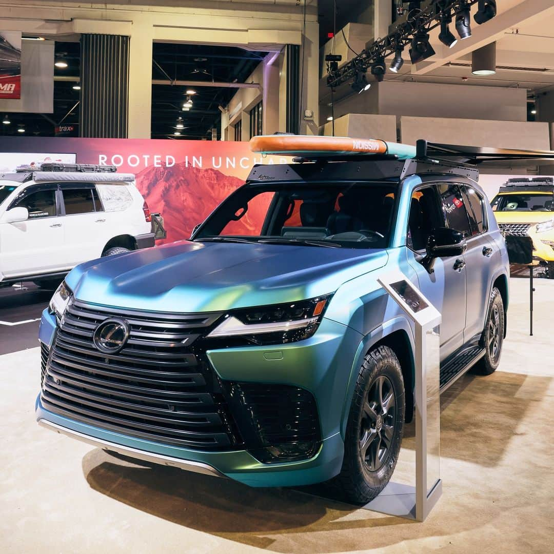 Lexus USAさんのインスタグラム写真 - (Lexus USAInstagram)「Rooted in uncharted luxury, #Lexus shows out at #SEMA2023 with all-new 2024 #LexusGX 550 Overtrail+, 2022 #LexusLX 600 Premium and 2022 #GX 460 Premium. Which of these three overlanding icons are you taking on your next adventure? #LexusSEMA」11月3日 7時39分 - lexususa