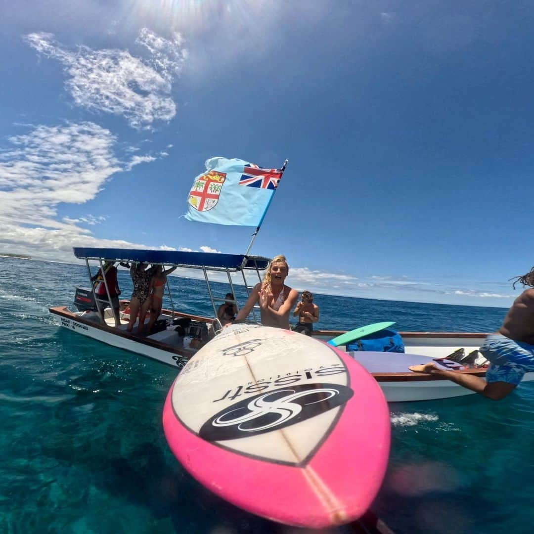 レイキー・ピーターソンさんのインスタグラム写真 - (レイキー・ピーターソンInstagram)「Getting funky with the angles today…  what’s your favorite pic? 1,2 or 3? @gopro   @tourismfiji @tavaruaislandresort #goprocreatorsummit」11月3日 7時58分 - lakeypeterson