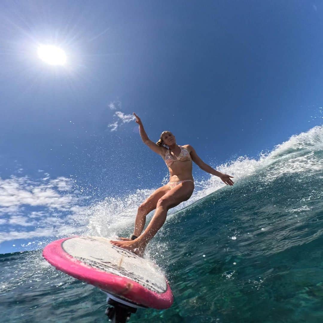 レイキー・ピーターソンのインスタグラム：「Getting funky with the angles today…  what’s your favorite pic? 1,2 or 3? @gopro   @tourismfiji @tavaruaislandresort #goprocreatorsummit」