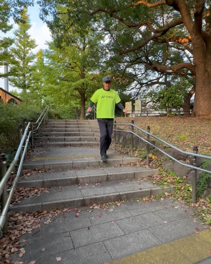 金石昭人のインスタグラム：「カネやん散歩🚶  まいどまいどの おはよー👋  今日はなんの日‼️ふっふ〜🎶  文化の日🎵  変わらず歩いてまっせー😄💨 これからもよろしくお願いしまっせー🤝 まっせーまっせーまっせー‼️  どや  #カネやん散歩 #今日はなんの日 ふっふ〜 #文化の日 #3連休 #なんも変わりません #どや」