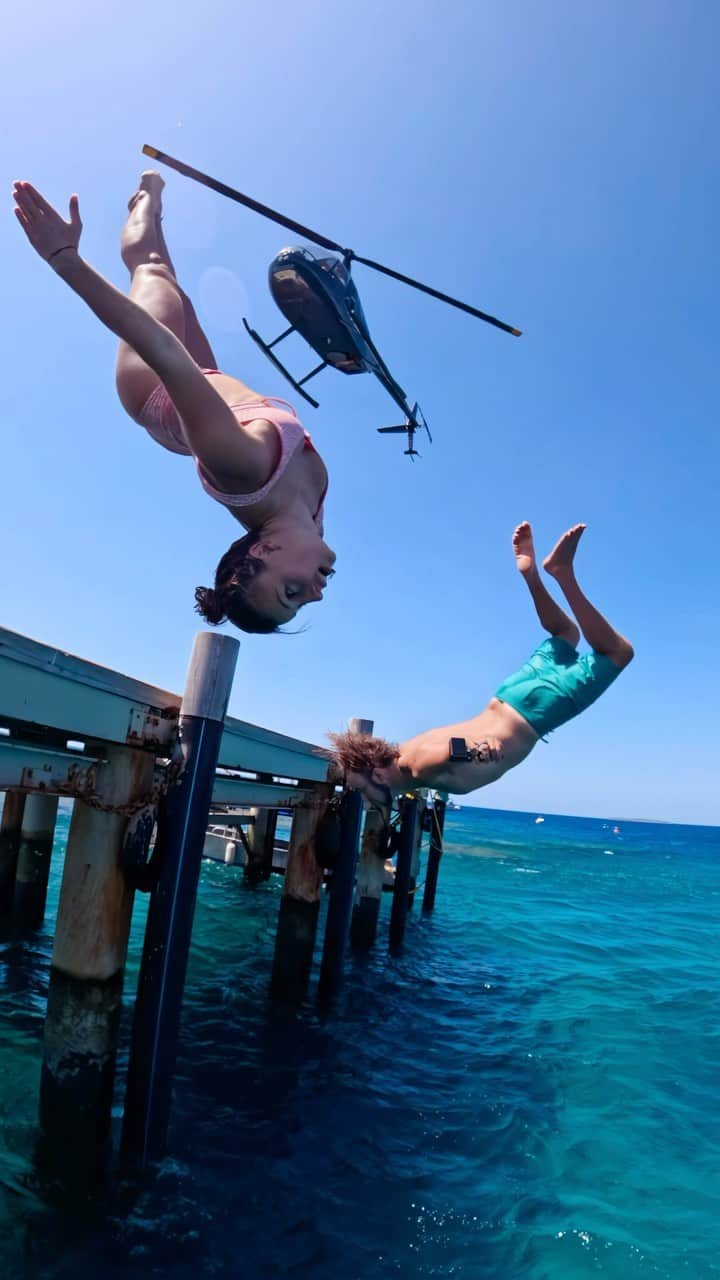 ローラ・マリノのインスタグラム：「Strange Fijian bird photobombed my followcam with @_lauramarino and @chrisrogers 🤪 Shot on @gopro hero 12, 2.7k 240 fps 🔥 #goprocreatorsummit @tourismfiji #wherehappinesscomesnaturally」