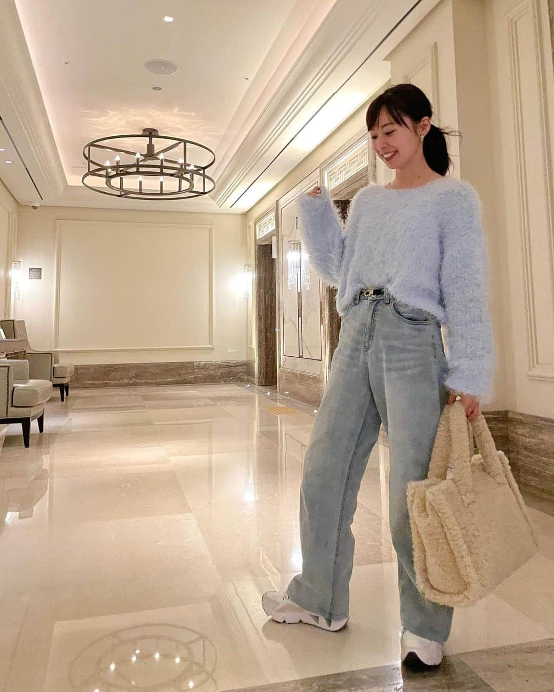 原田あかねさんのインスタグラム写真 - (原田あかねInstagram)「#153cmコーデ   knit @grl_official  denim @kobe_lettuce #レタジョ bag @gu_for_all_   #プチプラコーデ#秋コーデ#遊園地コーデ#休日ママコーデ #韓国コーデ」11月3日 9時13分 - akane.hrd