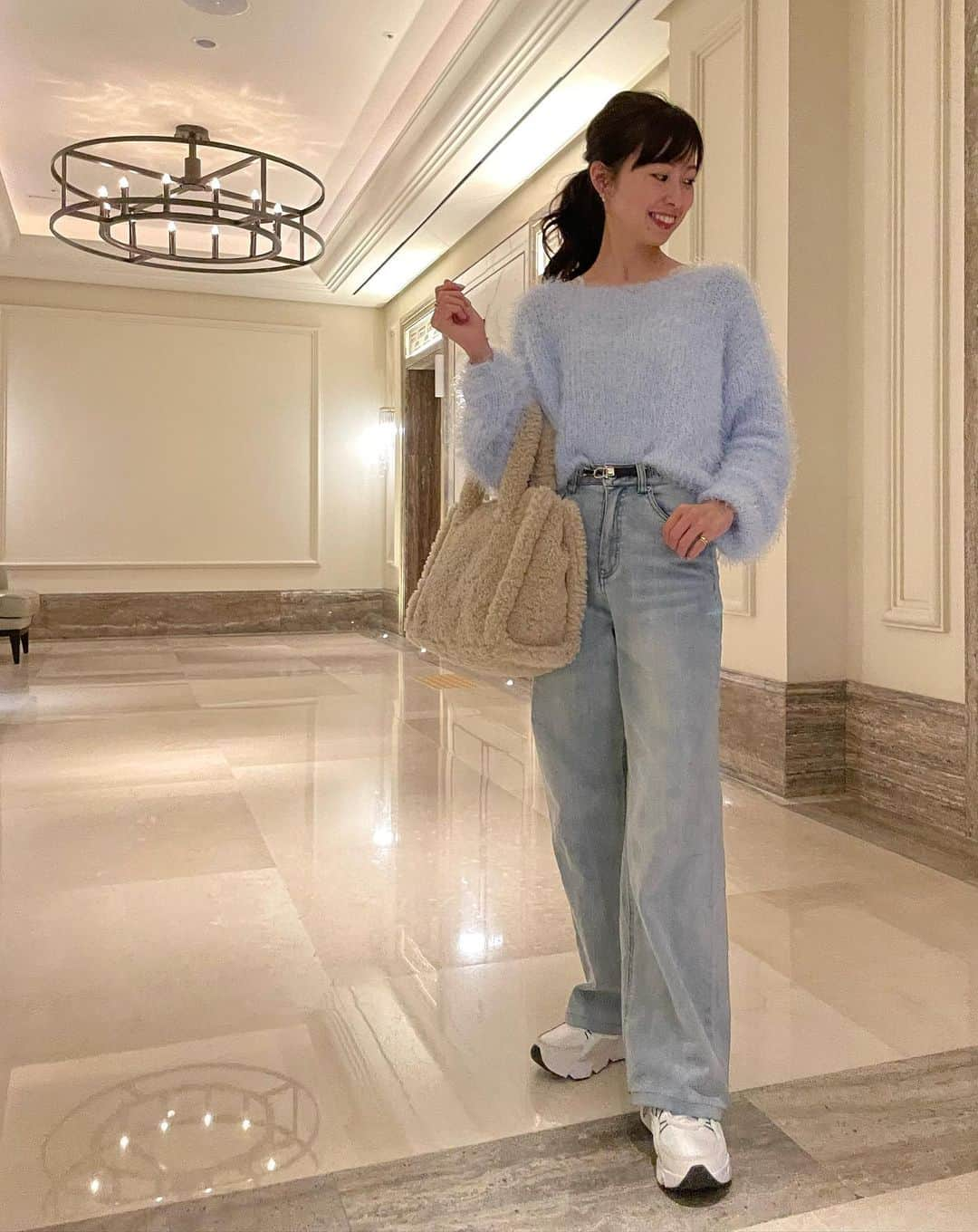 原田あかねさんのインスタグラム写真 - (原田あかねInstagram)「#153cmコーデ   knit @grl_official  denim @kobe_lettuce #レタジョ bag @gu_for_all_   #プチプラコーデ#秋コーデ#遊園地コーデ#休日ママコーデ #韓国コーデ」11月3日 9時13分 - akane.hrd