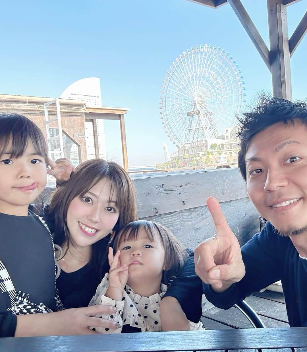 mariomi324さんのインスタグラム写真 - (mariomi324Instagram)「アイドルをひたすら歌ってる人👧🏻 可愛いよねー本当我が家のアイドル！世界一可愛い😊🫶💕 #ロールアイス とか食べるものも可愛いからね😂 ⭐︎ 海に浮かぶカフェも良かったよー！ ロケーションが素敵✨✨ 夜はもっと素敵なはず😙 ⭐︎ 牡蠣のアヒージョと牡蠣のパスタ、幸せすぎた🥰 ✳︎ ✳︎ ✳︎ ✳︎ #みなとみらい #みなとみらいグルメ #みなとみらいカフェ #横浜カフェ #横浜グルメ  #lunchtime #カフェ巡り #カフェ部 #カフェ活 #カフェスタグラム  #テラス席があるお店  #カフェごはん #カフェランチ #onthetable #cafestagram」11月3日 9時22分 - mario_ym324