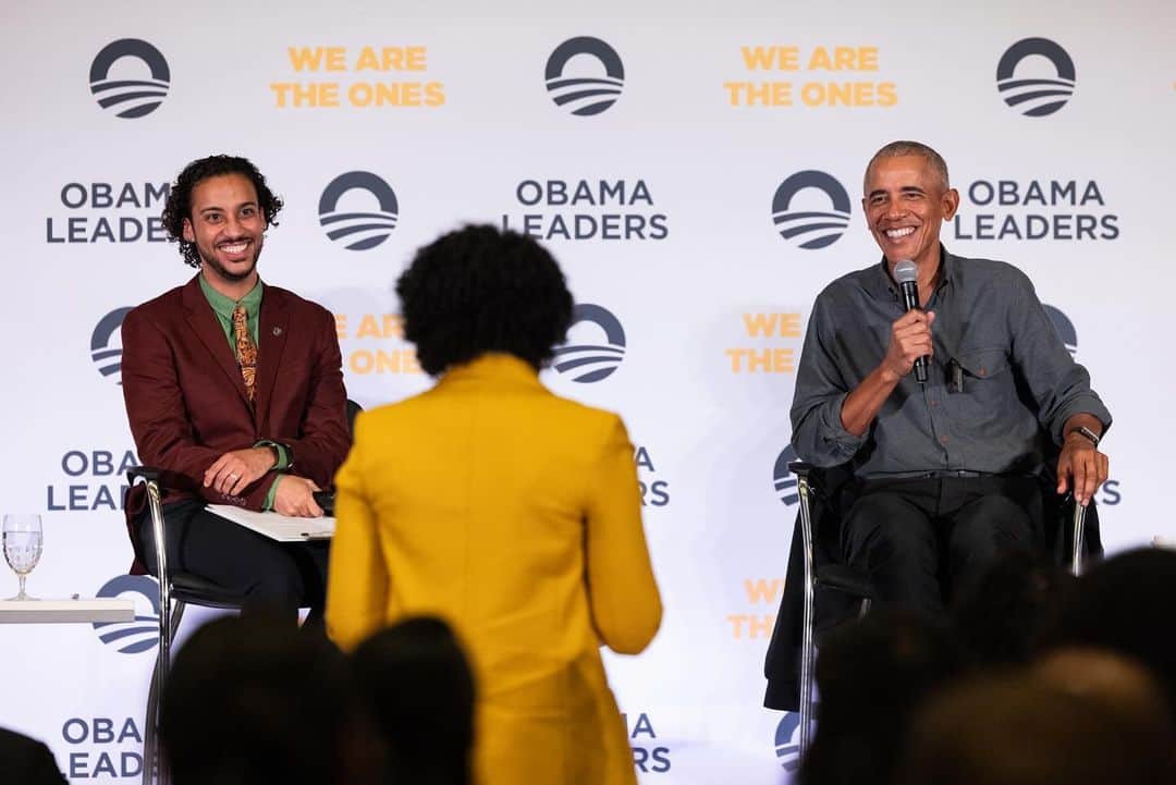 Barack Obamaのインスタグラム：「From our @ObamaFoundation Scholars to our Voyagers, the leaders I met this week inspired me. They’re organizing in their communities, finding solutions to important challenges, and using their voices to bring about change.」