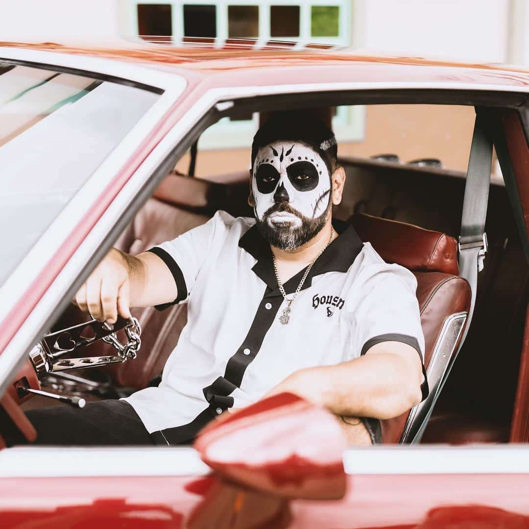 ヒューストン・テキサンズのインスタグラム：「Celebrating Día de Muertos - a Mexican holiday paying respects to and celebrating the lives of our loved ones who have gone before us - in collaboration with @houstonslala @antojoshouston @deleon_artz and @donkeeboy 🕯️」