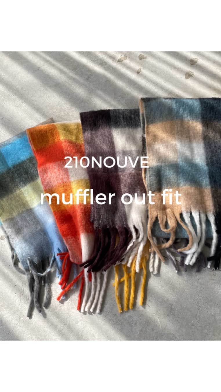 210nouve トゥージュヌーヴのインスタグラム：「🔘NEW item🏷 ➖➖➖➖➖➖➖➖➖➖➖➖ チェック大判ストール ボリュームフリンジマフラー  #210nouve #トゥージュヌーヴ #210NOUVE #fasion #coordinate  #Autumn #キレイめカジュアル #トレンドファッション #プチプラ#プチプラコーデ #大人コーデ#カジュアルコーデ #2023aw #マフラー #マフラーコーデ ・ ————————————————————— 2023  NEW ITEM —————————————————————」