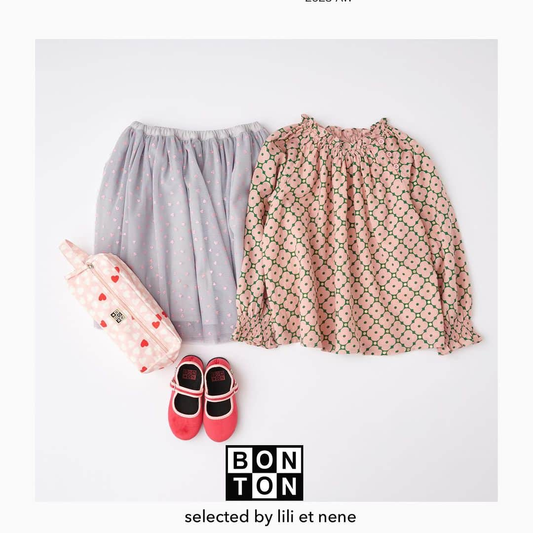 LILI et NENEさんのインスタグラム写真 - (LILI et NENEInstagram)「_BONTON 色々とコーディネイトが楽しめるブラウスを集めてみました。どのブラウスにもキュートなポイントがいっぱい！重ね着コーデが楽しめるこれからのシーズンのマストアイテムです。 ． @lilietnene プロフィールリンクよりリリエネネオンラインショップへ ． @lilietnene_paris  大好きなパリの日常をお届けする。 ． #lilietnene タグ付けして投稿して頂ければ嬉しいです。  #bonton#ボントン#パリ発ブランド #オシャレキッズ #ベビーファッション#キッズファッション #子供服 #lilietnene #リリエネネ #海外子供服セレクトショップ #kidsfashion #babyfashion #gift #女の子のママ#女の子ベビー#娘服#むすめ服#姉妹#お揃いコーデ#ベビー服#海外子供服 #キッズコーデ#キッズ  #キッズコーデ女の子 #ベビーコーデ #ベビーコーデ女の子#ブラウス」11月3日 9時54分 - lilietnene