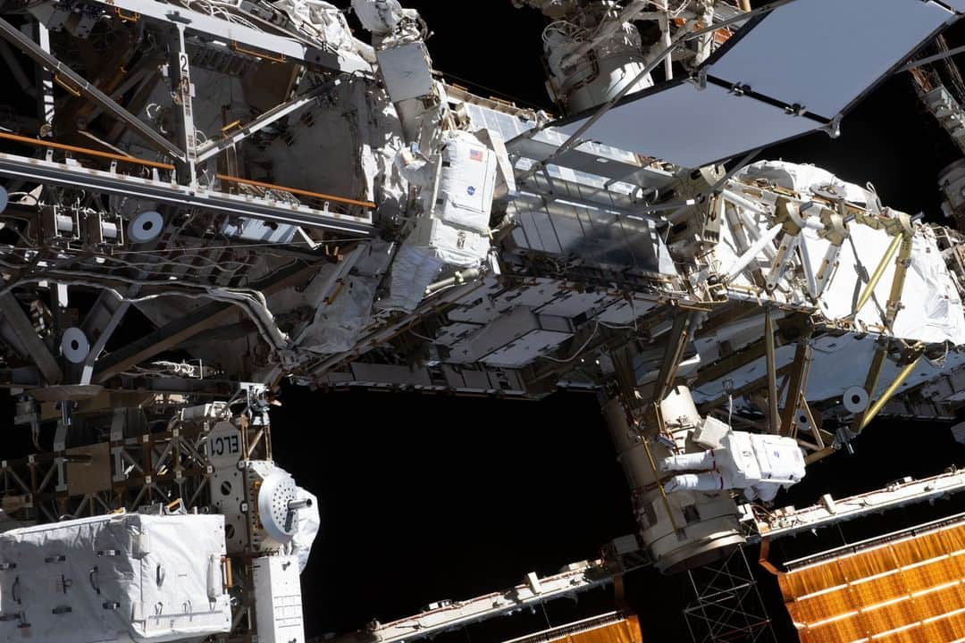 国際宇宙ステーションさんのインスタグラム写真 - (国際宇宙ステーションInstagram)「NASA astronauts Jasmin Moghbeli and Loral O’Hara completed their first spacewalk together on Wednesday, Nov. 1, after 6 hours and 42 minutes.  The duo replaced one of the 12 trundle bearing assemblies on the port solar alpha rotary joint, which allows the solar arrays to track the Sun and generate electricity to power the station. Mission Control told the station crew that the solar array is functioning well after the bearing replacement.  Pic 1) O'Hara (center top) and Moghbeli (lower right)  Pics 2 and 3) Moghbeli  Pics 4 and 5) O'Hara  #nasa #astronaut #spacewalk #walk #spacesuit #suit #international #space #station」11月3日 9時59分 - iss