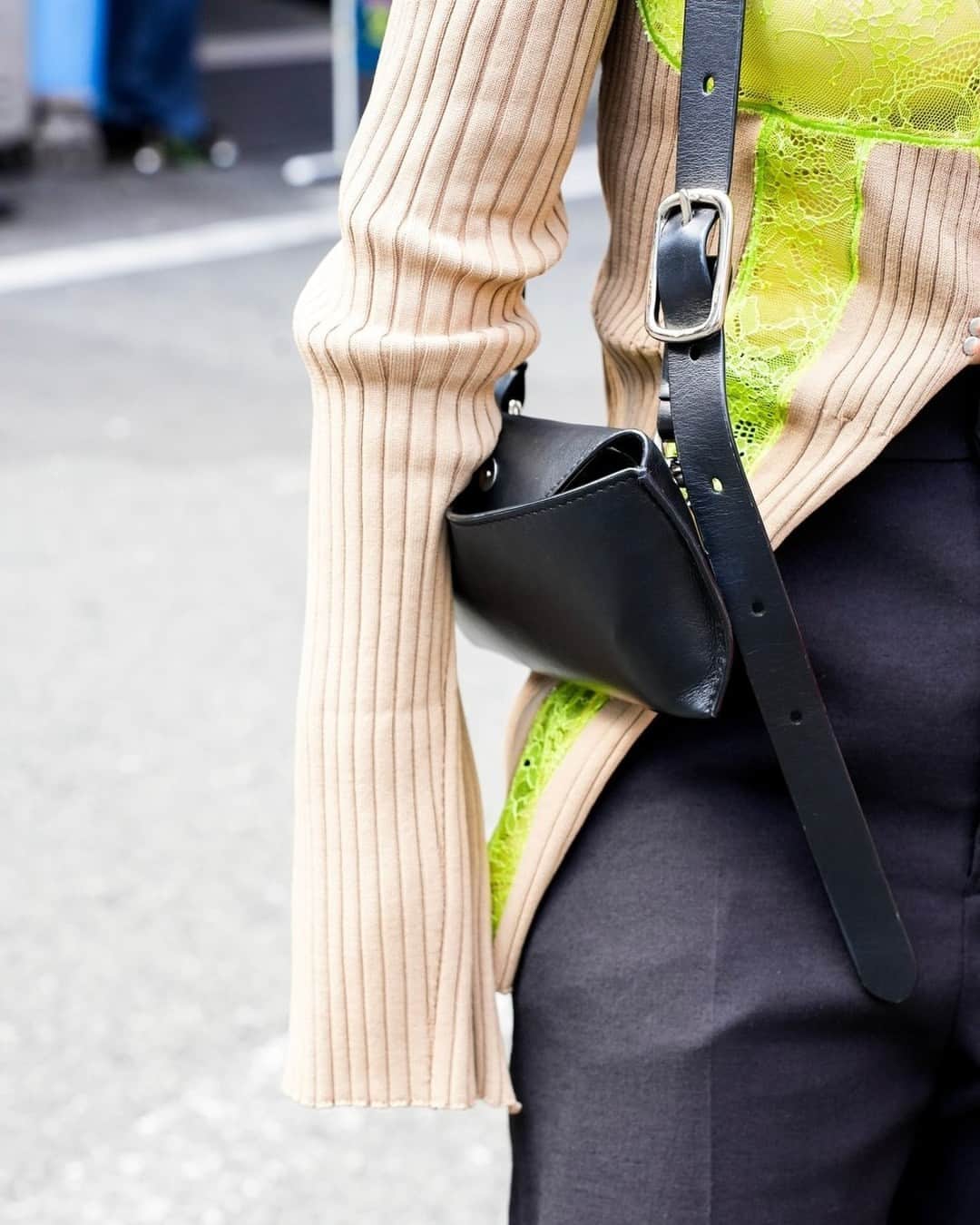 Fashionsnap.comさんのインスタグラム写真 - (Fashionsnap.comInstagram)「Name: Yuka Kumazawa⁠ Age: 22⁠ Occupation: フリーランス⁠ ⁠ Tops #PRANKPROJECT⁠ Bag #VENCZEL⁠ Shoes #STEVEMADDEN⁠ Ring #used⁠ Necklace #JUSTINECLENQUET⁠ ⁠ Photo by @ha___to10⁠ ⁠ #スナップ_fs #fashionsnap #fashionsnap_women」11月3日 10時00分 - fashionsnapcom