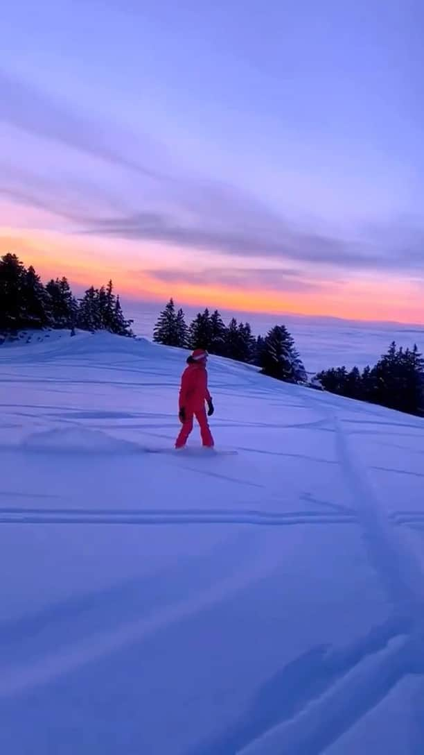 PicLab™ Sayingsのインスタグラム：「Powder season >> every other season. We can’t wait for more of our afternoons to look like this! Have you ever skied in the French Alps? ⛷   🎥 @djlizcandy」